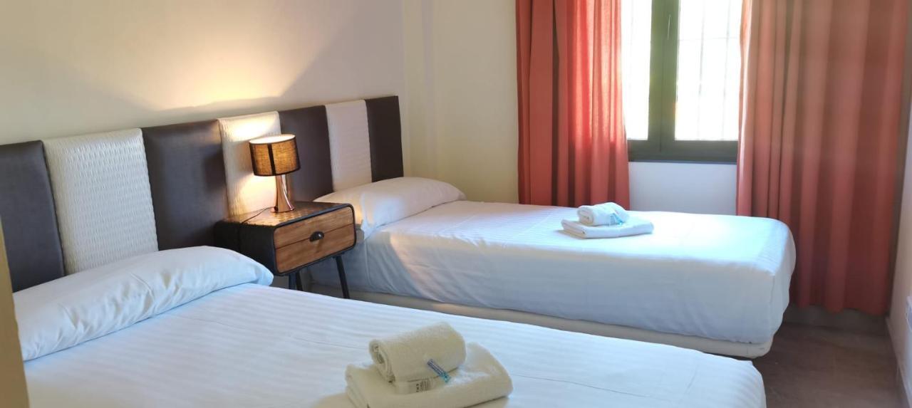 Apartamento Espacioso Muy Tranquilo Con Piscinas Y Jardines Cercano A La Playa 埃斯特波纳 外观 照片