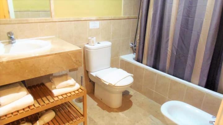 Apartamento Espacioso Muy Tranquilo Con Piscinas Y Jardines Cercano A La Playa 埃斯特波纳 外观 照片