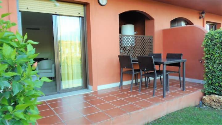 Apartamento Espacioso Muy Tranquilo Con Piscinas Y Jardines Cercano A La Playa 埃斯特波纳 外观 照片