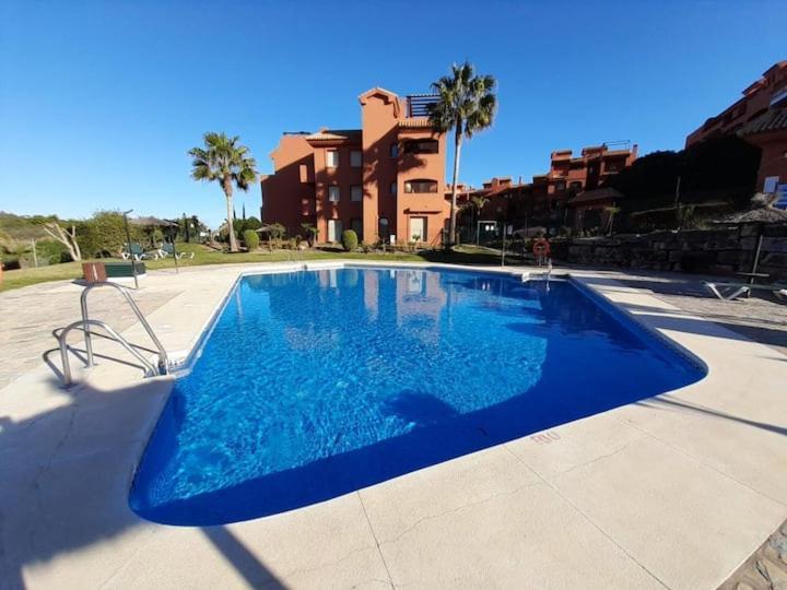 Apartamento Espacioso Muy Tranquilo Con Piscinas Y Jardines Cercano A La Playa 埃斯特波纳 外观 照片