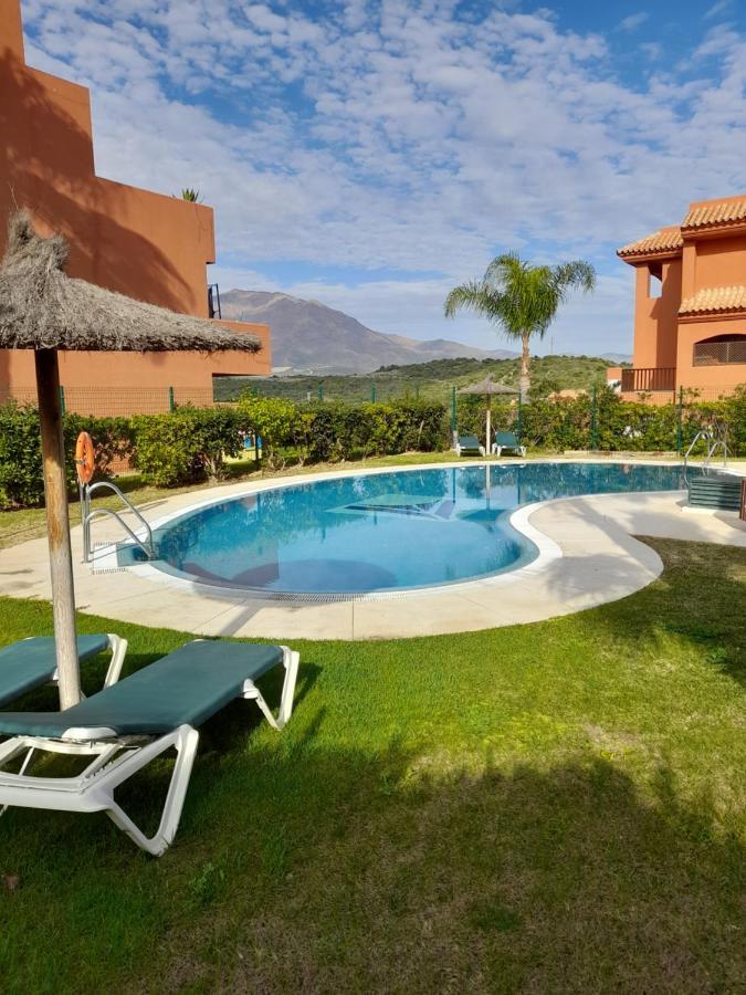 Apartamento Espacioso Muy Tranquilo Con Piscinas Y Jardines Cercano A La Playa 埃斯特波纳 外观 照片